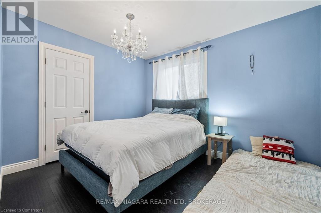 Photo 6 of 67 West Street N, Thorold ON