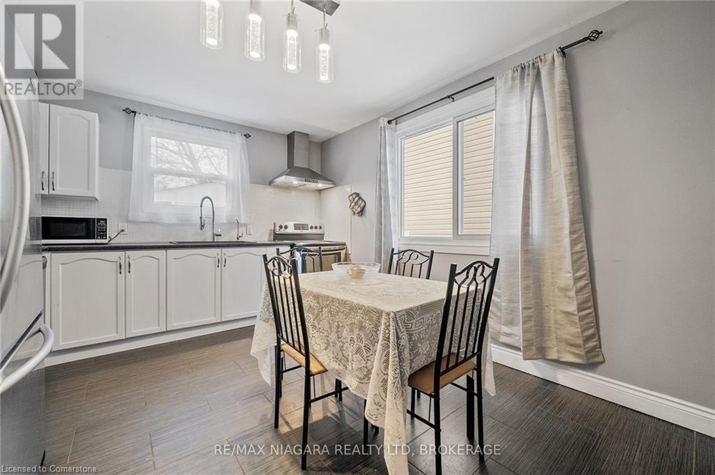 Photo 5 of 67 West Street N, Thorold ON