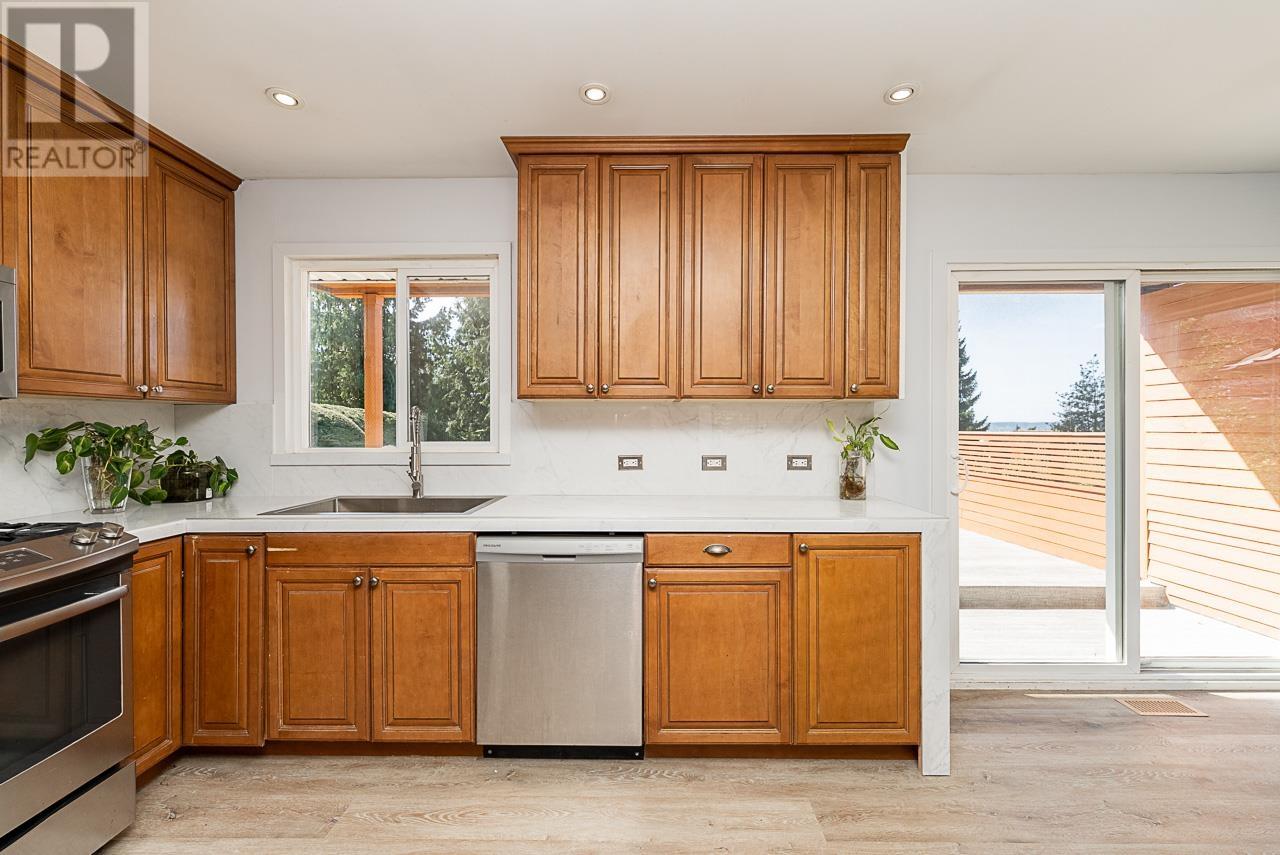 1126 KINGS AVENUE, West Vancouver