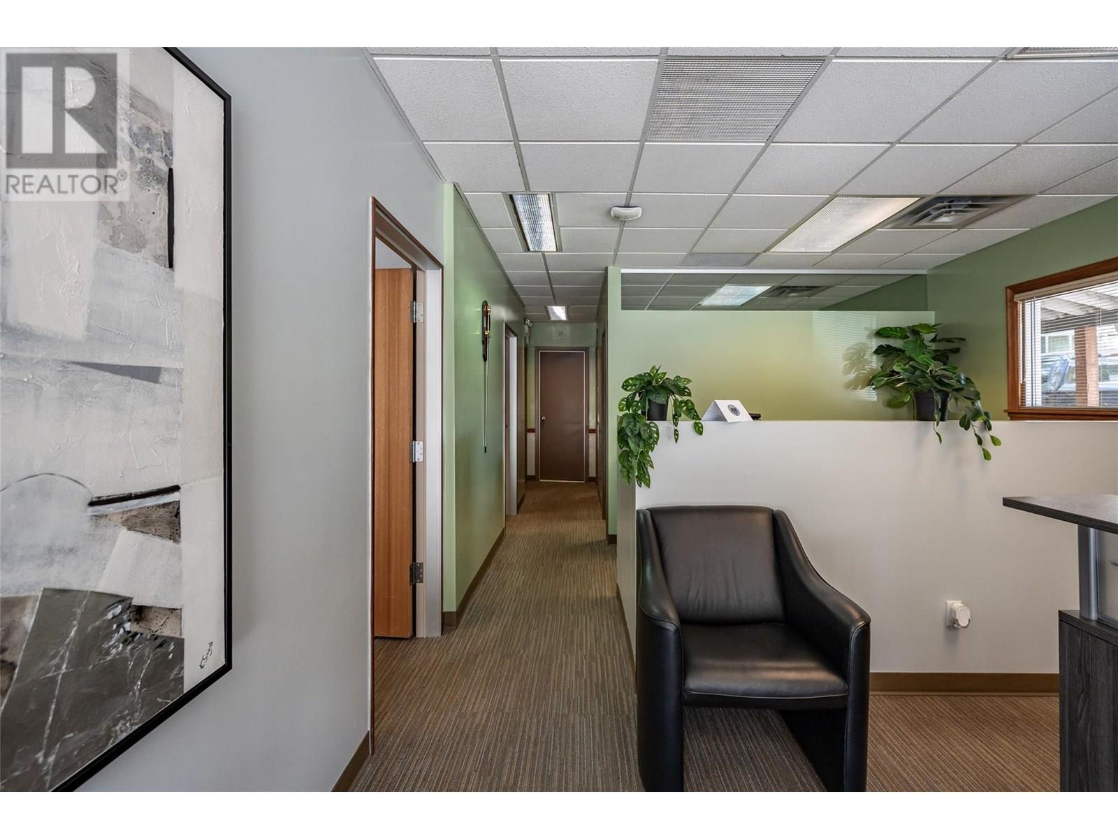  1451 Columbia Avenue, Castlegar