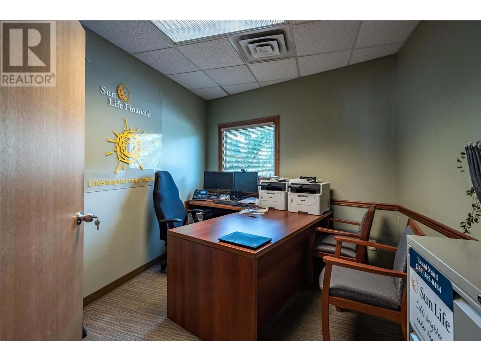  1451 Columbia Avenue, Castlegar
