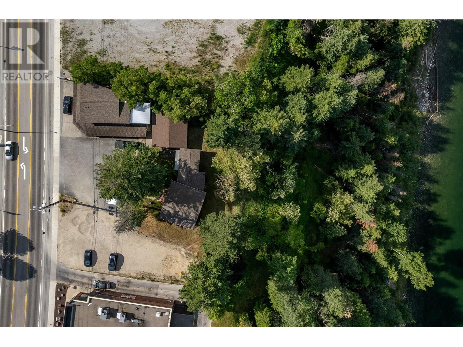 1451 Columbia Avenue, Castlegar