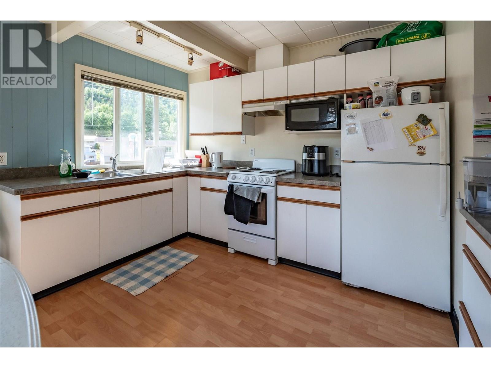 1451 Columbia Avenue - 72