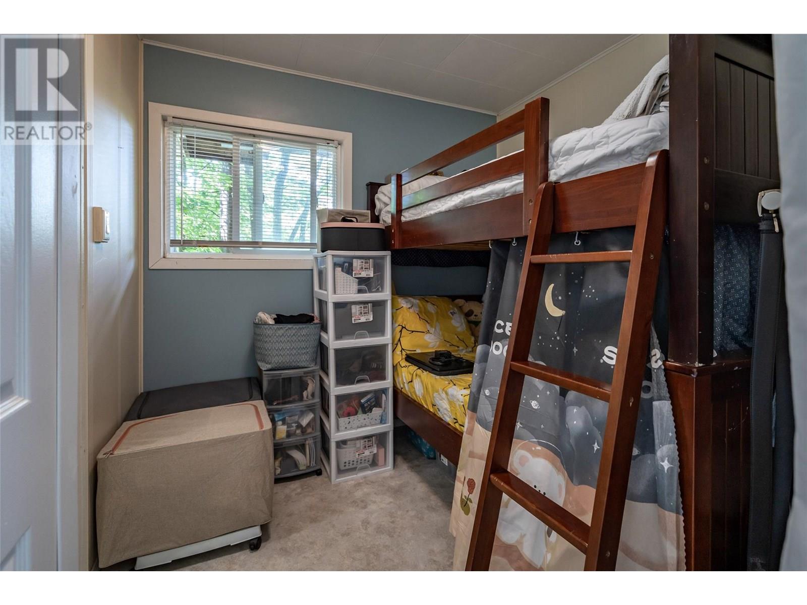  1451 Columbia Avenue, Castlegar