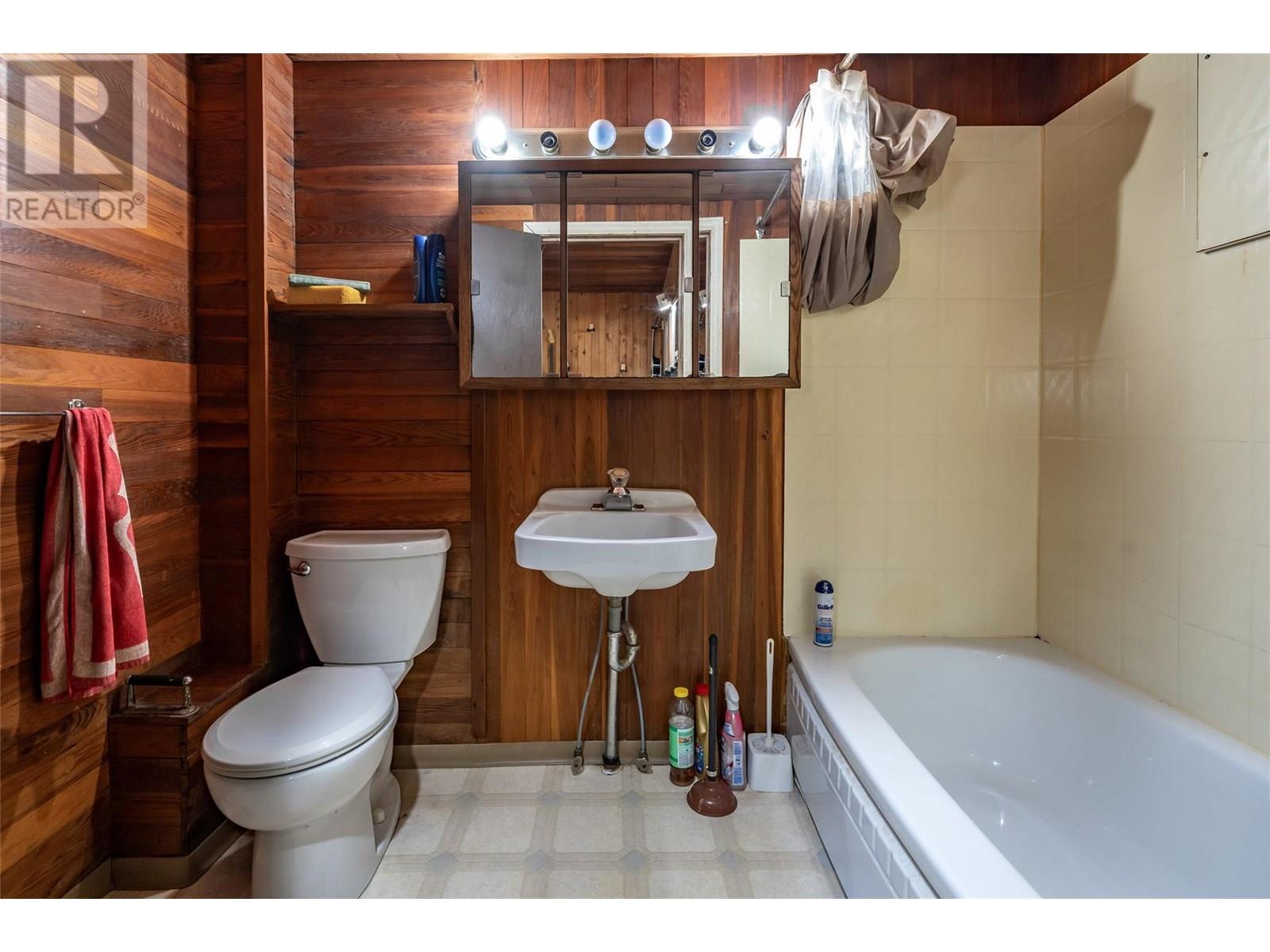 1451 Columbia Avenue - 60