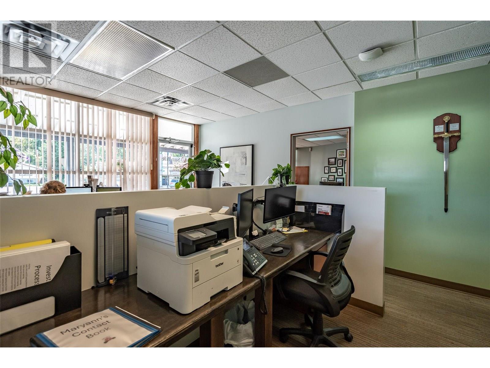  1451 Columbia Avenue, Castlegar