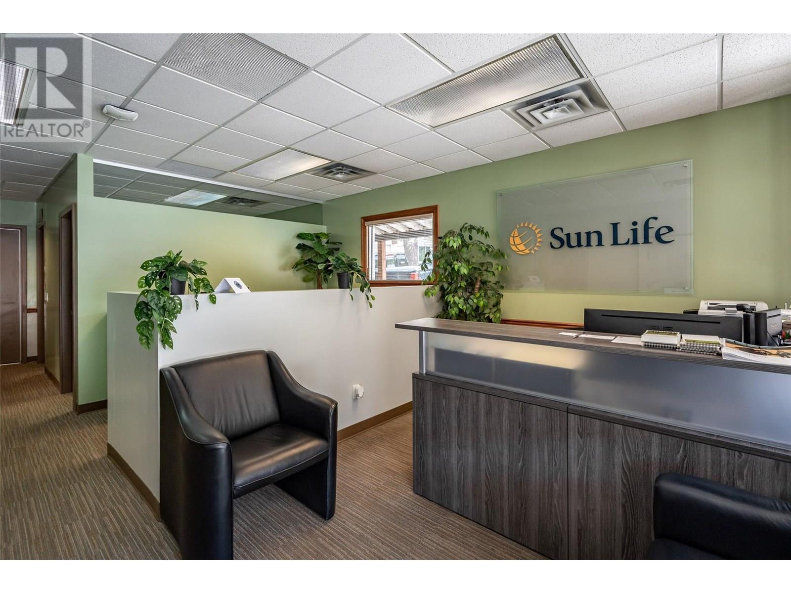  1451 Columbia Avenue, Castlegar