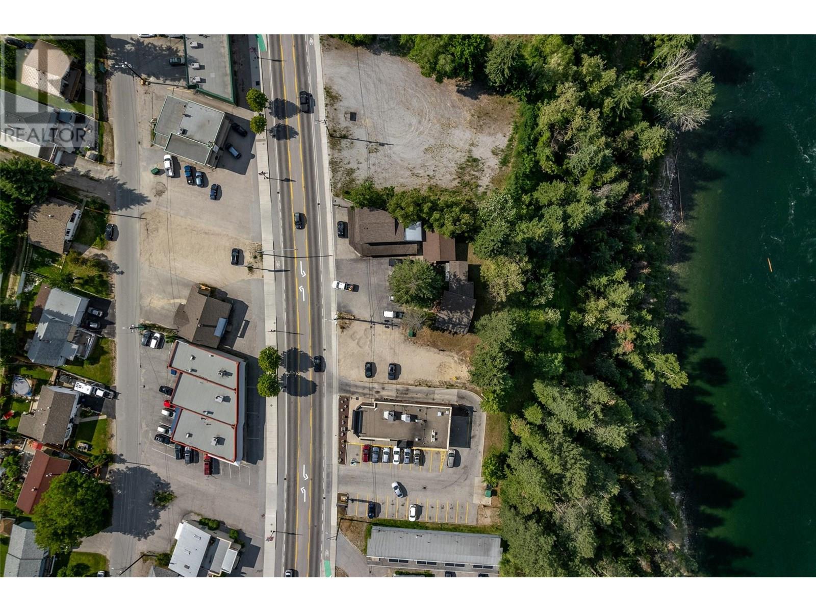  1451 Columbia Avenue, Castlegar