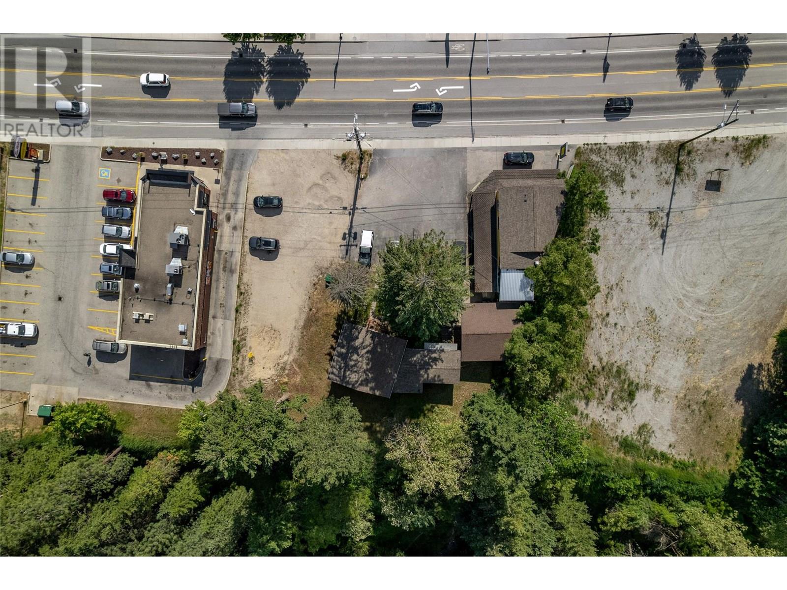  1451 Columbia Avenue, Castlegar