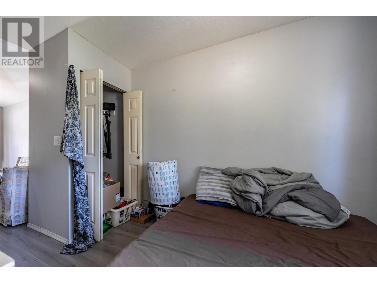  1451 Columbia Avenue, Castlegar