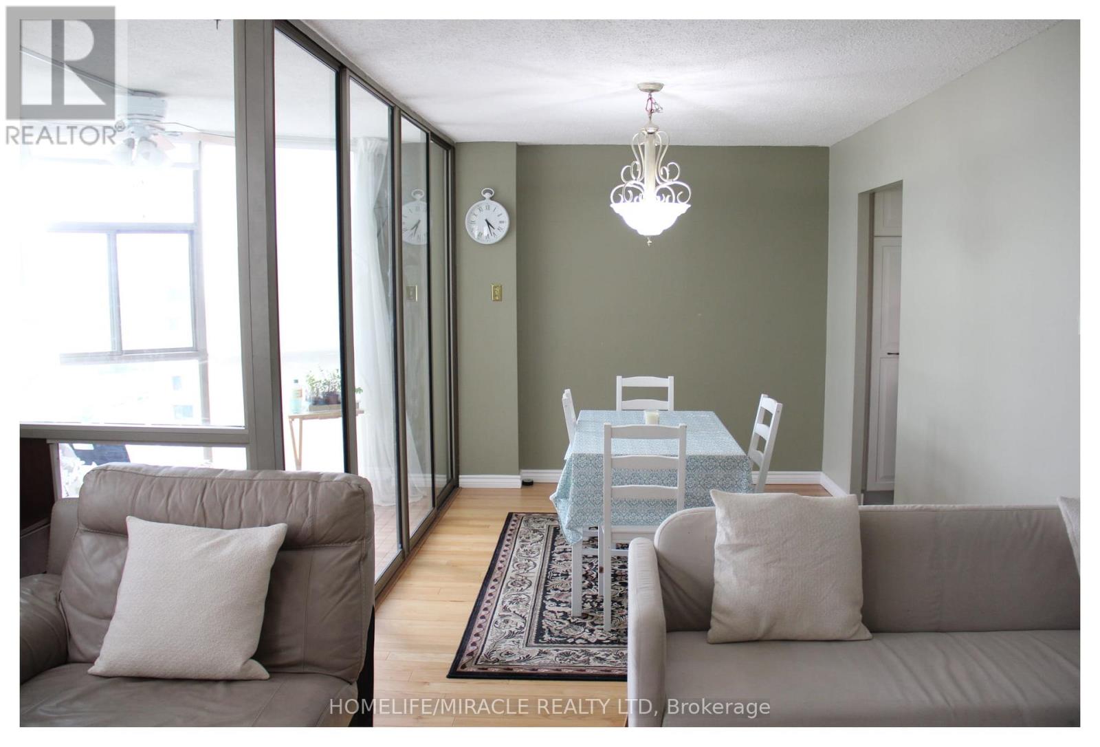 Photo 18 of 1409 2760 Carousel Crescent, Ottawa ON