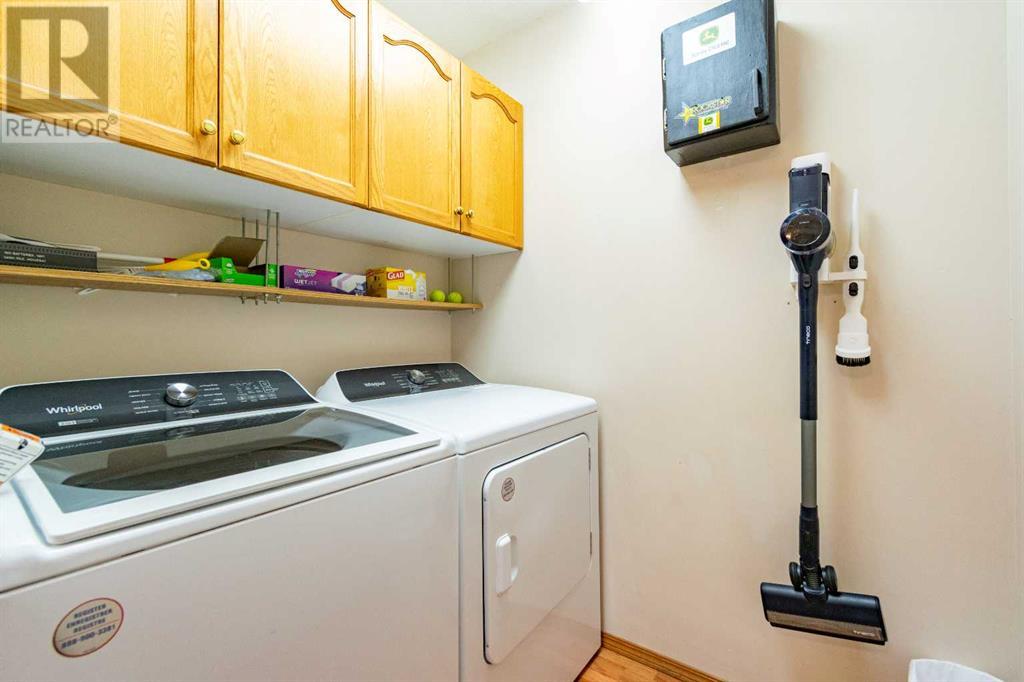Single Family House Bungalow for Sale in   Street Parkdale Stettler 