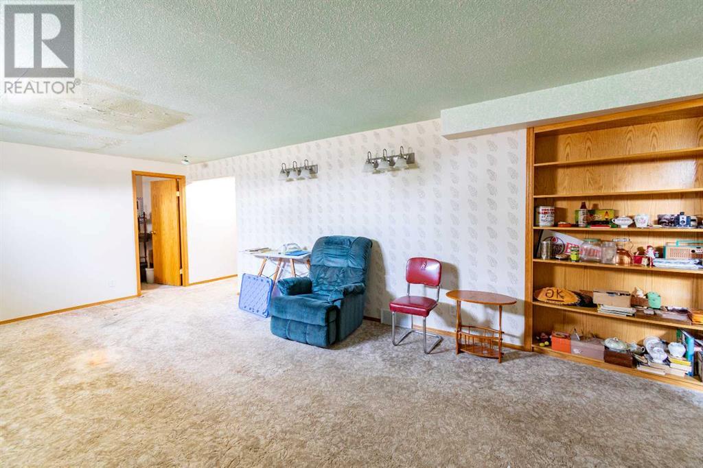 Single Family House Bungalow for Sale in   Street Parkdale Stettler 