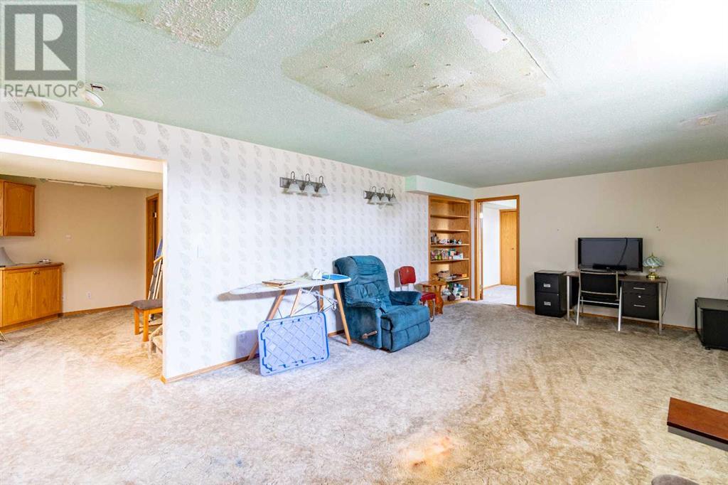 Single Family House Bungalow for Sale in   Street Parkdale Stettler 