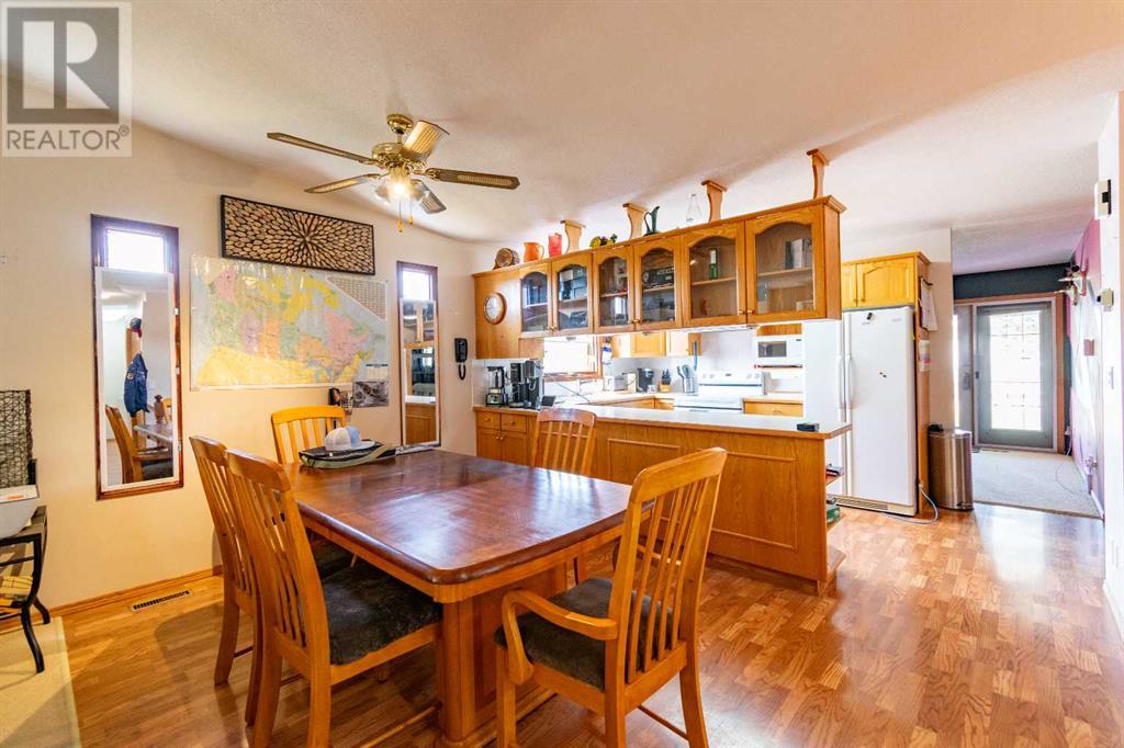Single Family House Bungalow for Sale in   Street Parkdale Stettler 