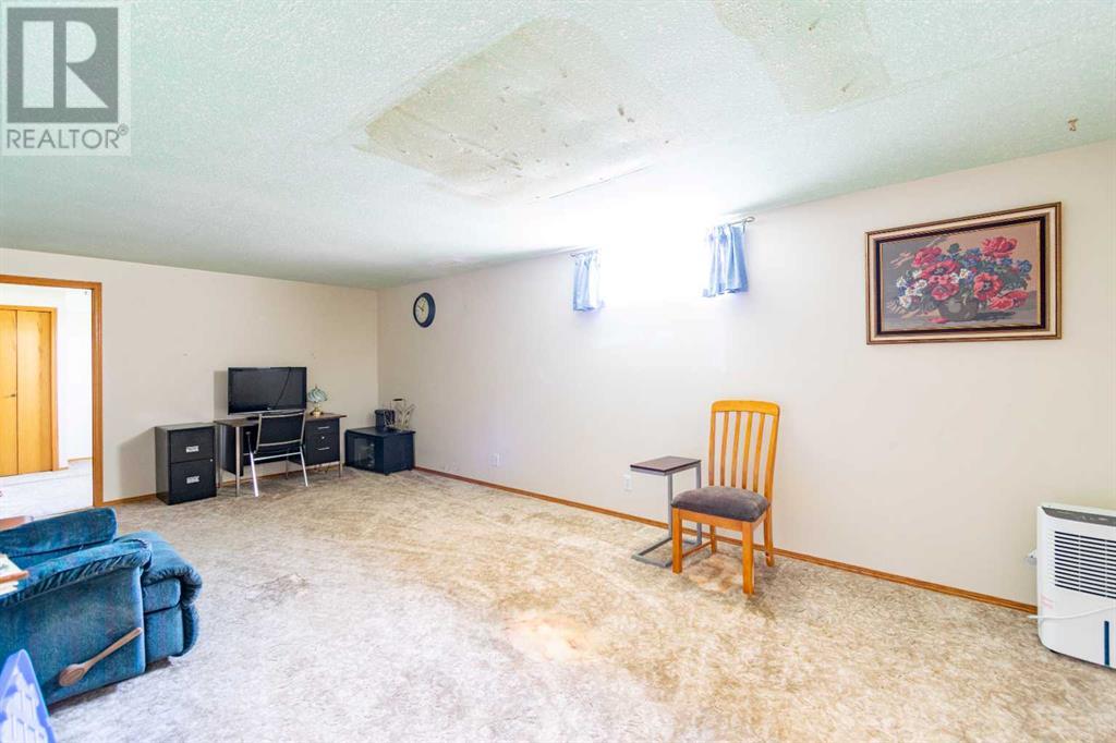 Single Family House Bungalow for Sale in   Street Parkdale Stettler 