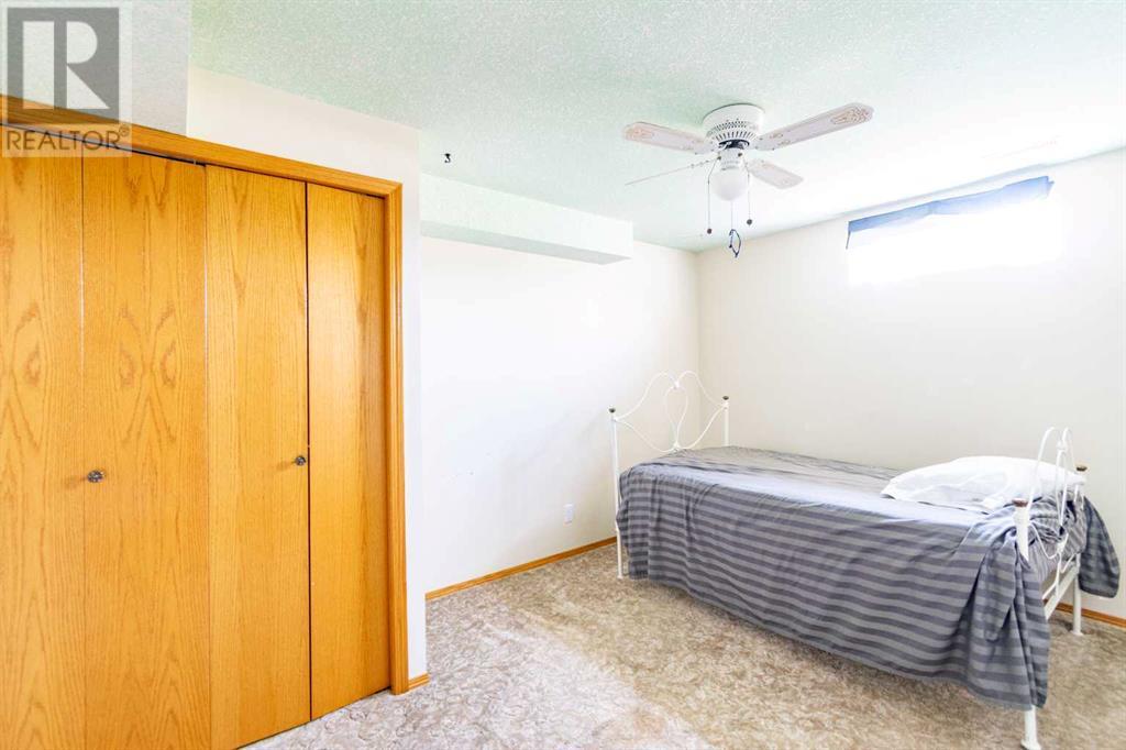 Single Family House Bungalow for Sale in   Street Parkdale Stettler 