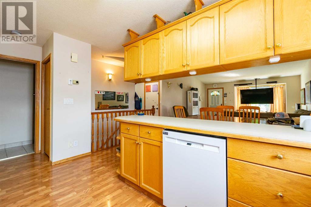 Single Family House Bungalow for Sale in   Street Parkdale Stettler 