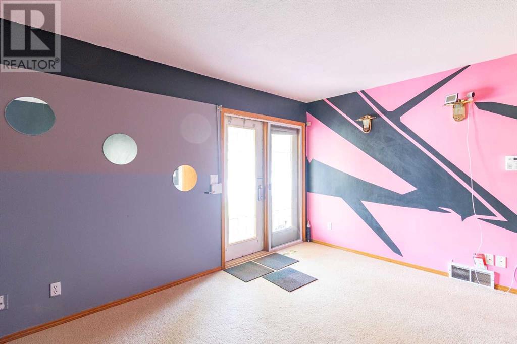 Single Family House Bungalow for Sale in   Street Parkdale Stettler 