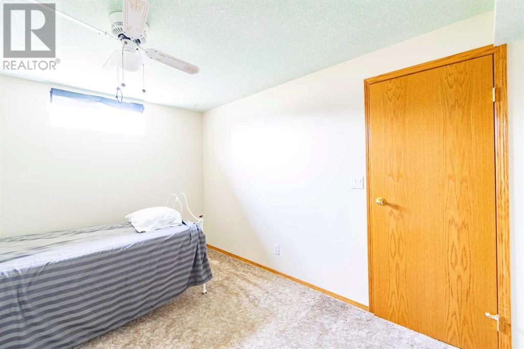 Single Family House Bungalow for Sale in   Street Parkdale Stettler 