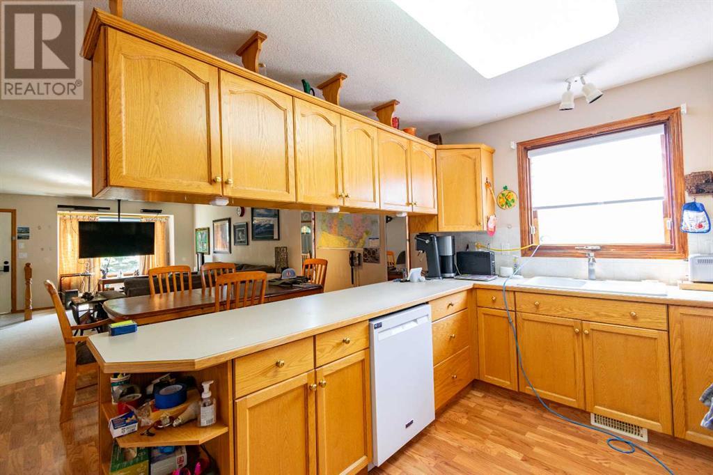 Single Family House Bungalow for Sale in   Street Parkdale Stettler 