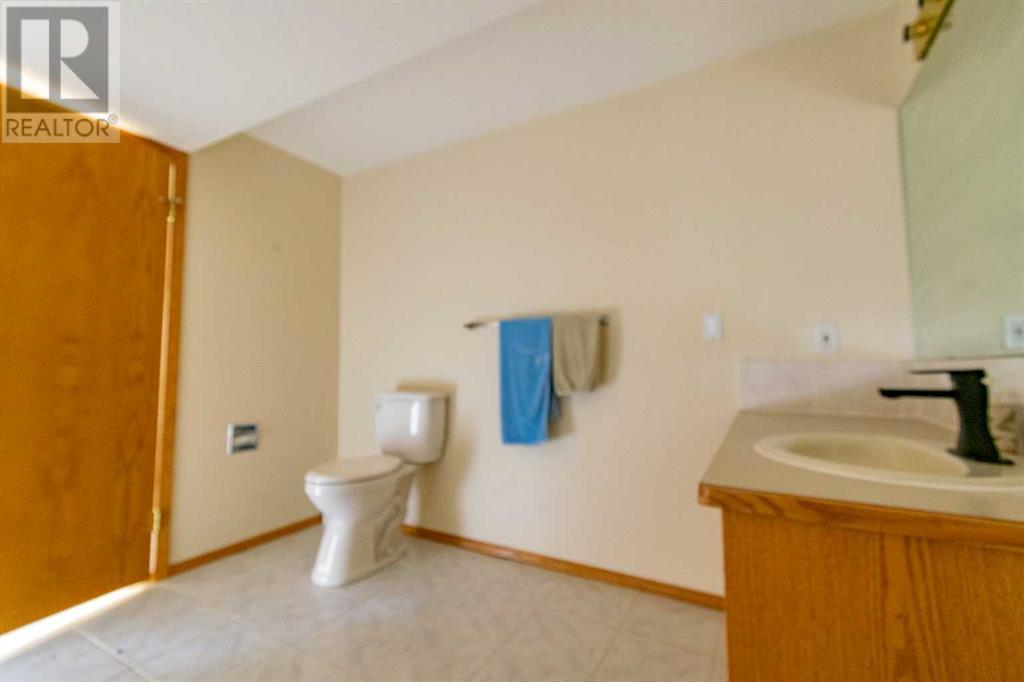 Single Family House Bungalow for Sale in   Street Parkdale Stettler 