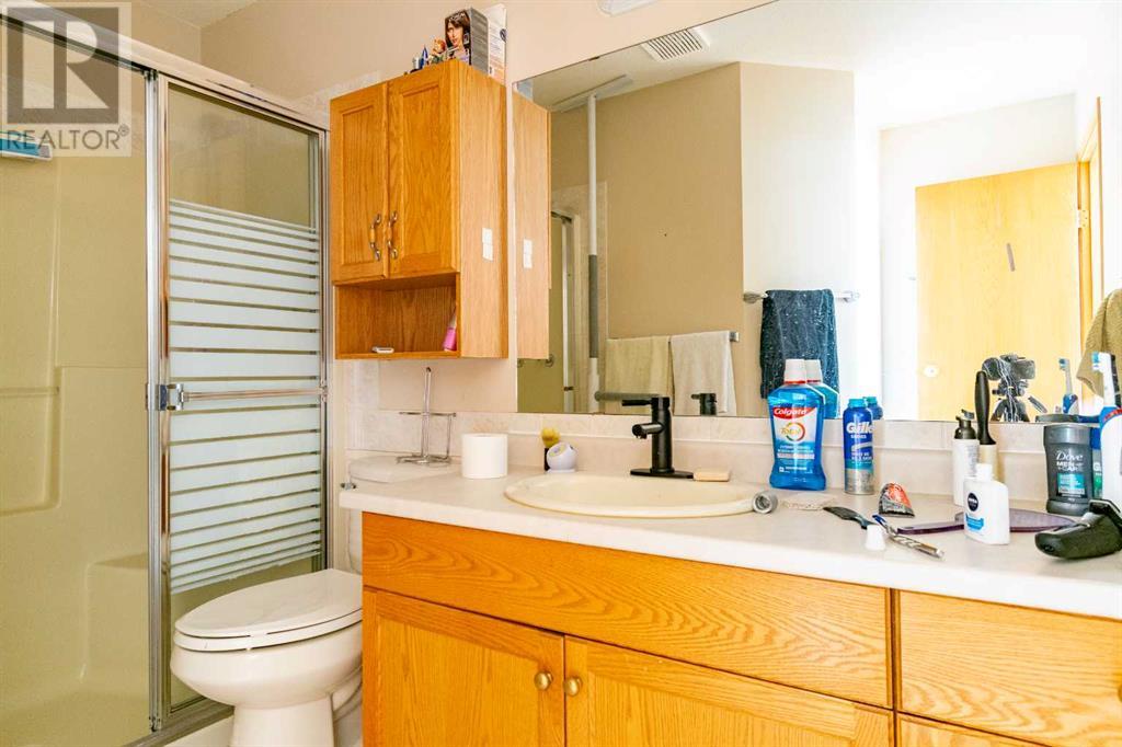Single Family House Bungalow for Sale in   Street Parkdale Stettler 