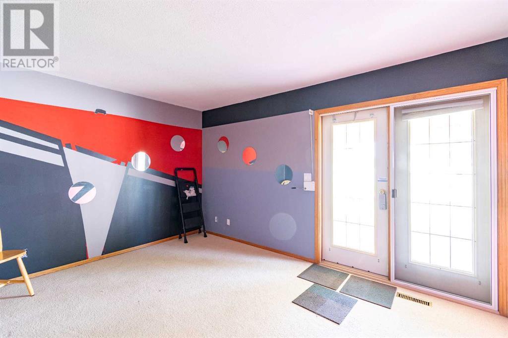 Single Family House Bungalow for Sale in   Street Parkdale Stettler 