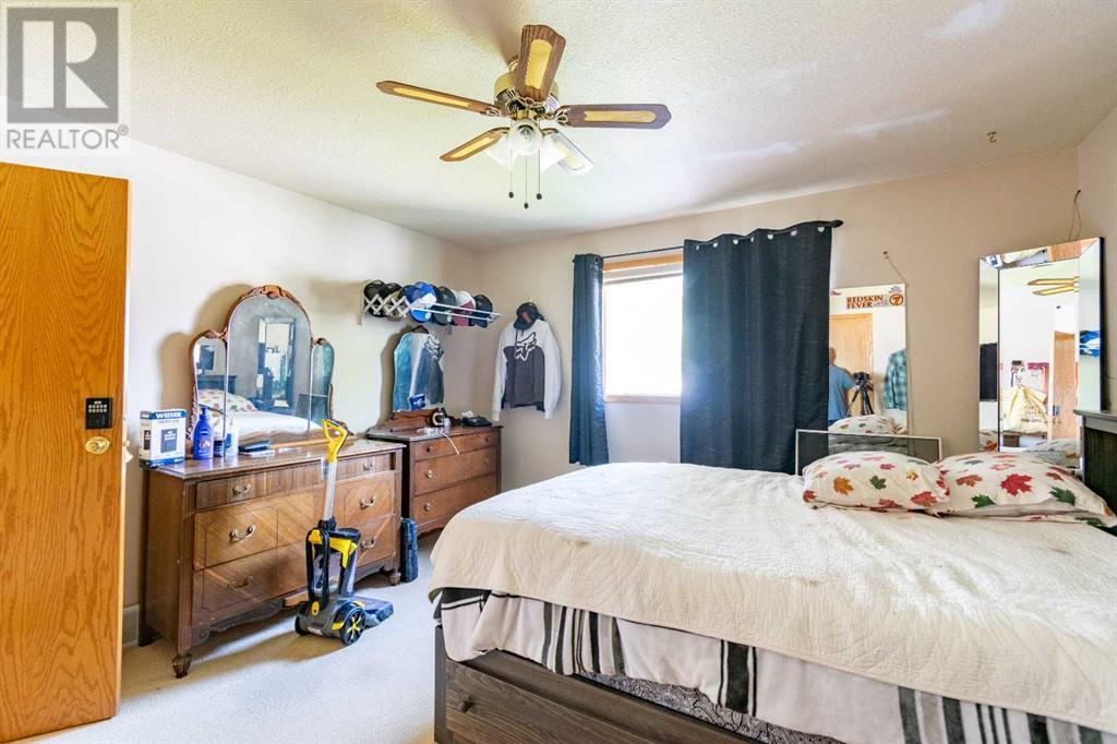 Single Family House Bungalow for Sale in   Street Parkdale Stettler 