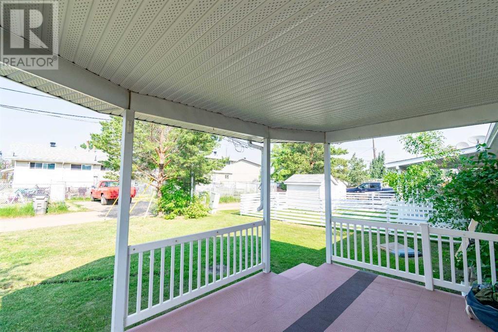 Single Family House Bungalow for Sale in   Street Parkdale Stettler 