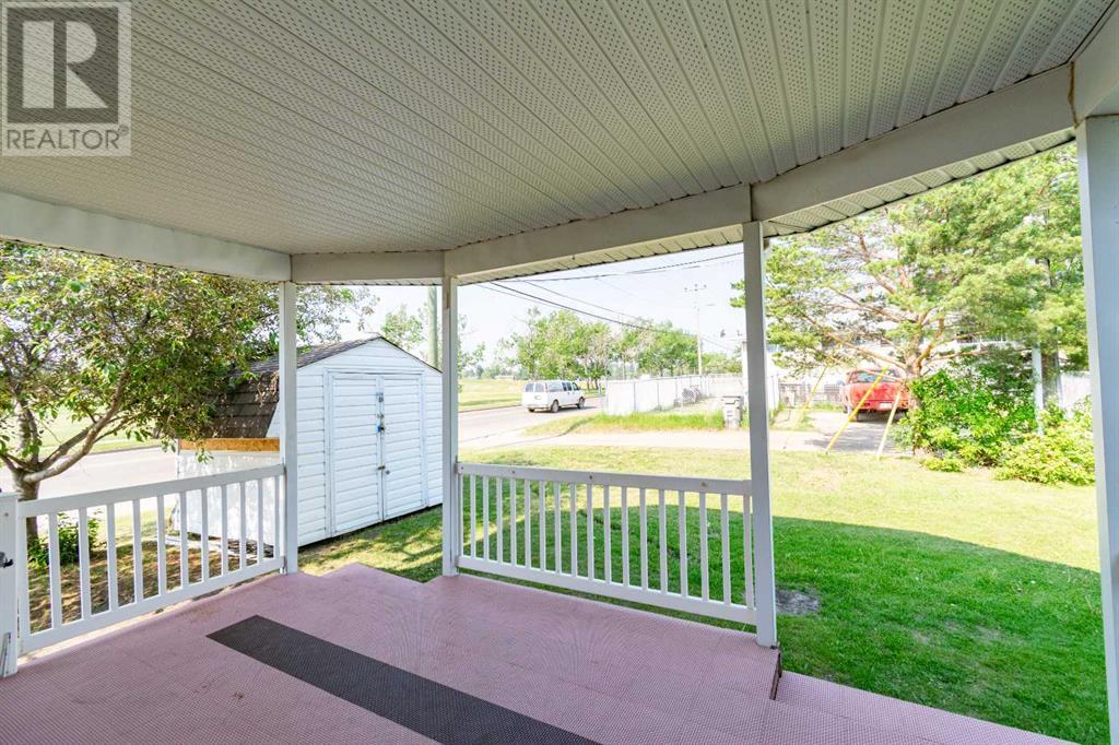 Single Family House Bungalow for Sale in   Street Parkdale Stettler 