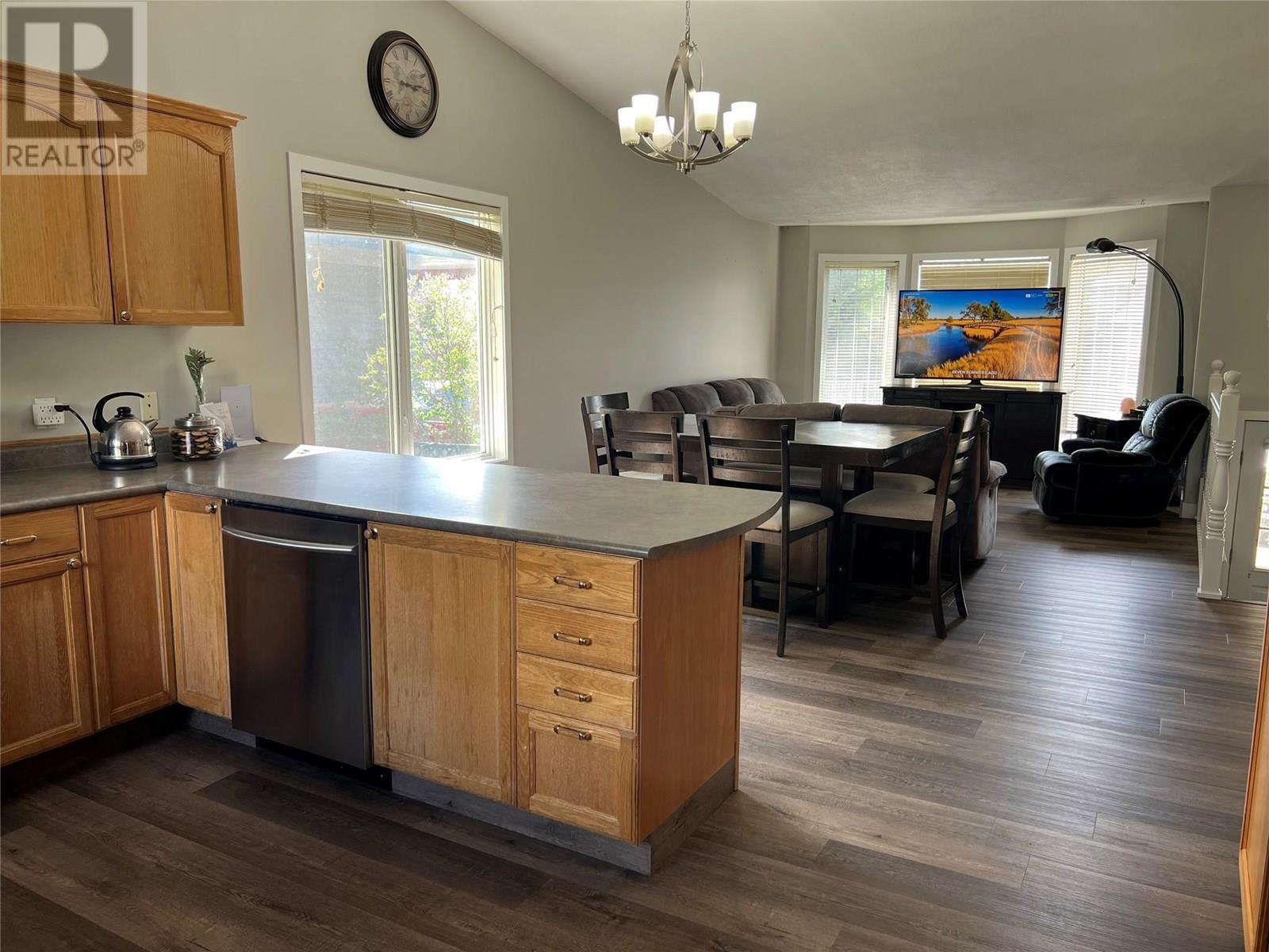 5120 41 Street NE - 11