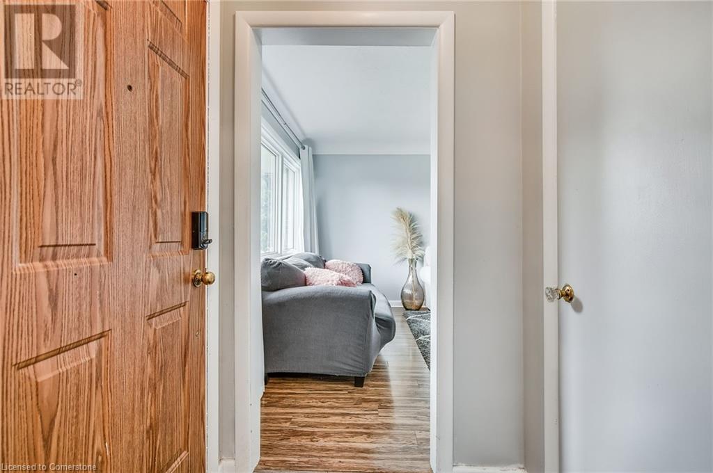 Photo 7 of 379 East 18th Street, Hamilton ON