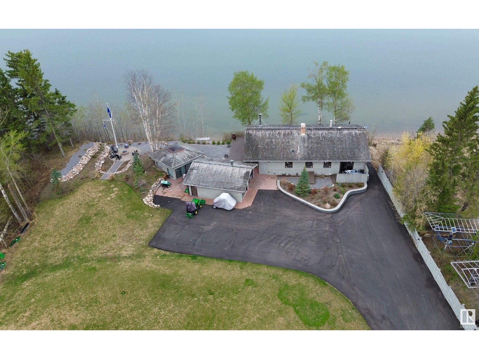 Photo 24 of 139 Silver Beach Rd, Rural Wetaskiwin County AB