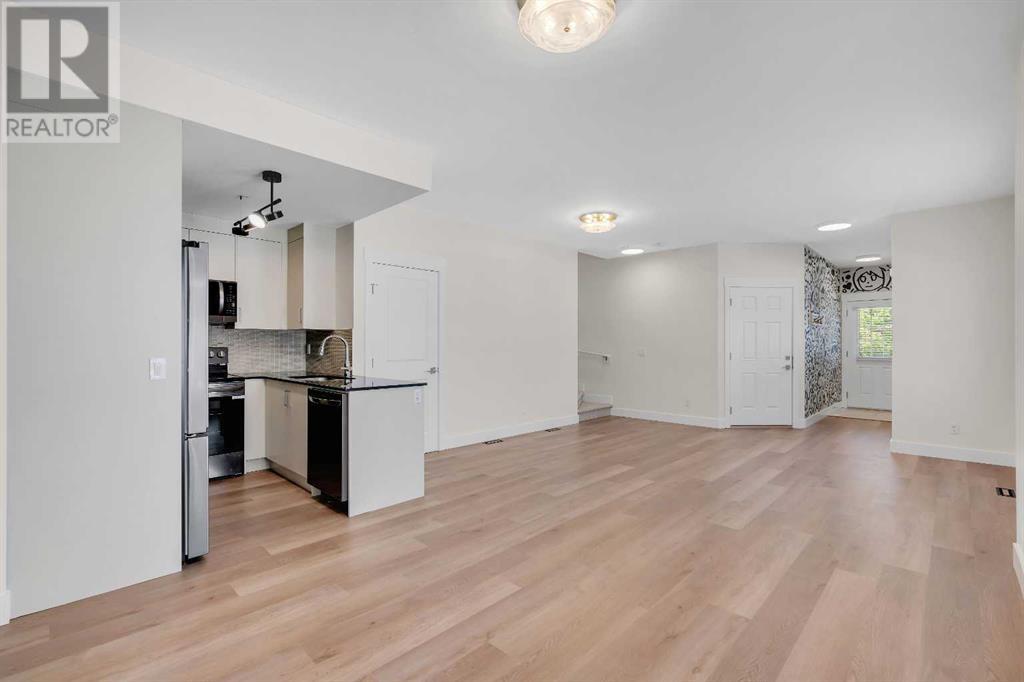 78 West Coach Manor SW, Calgary, Alberta