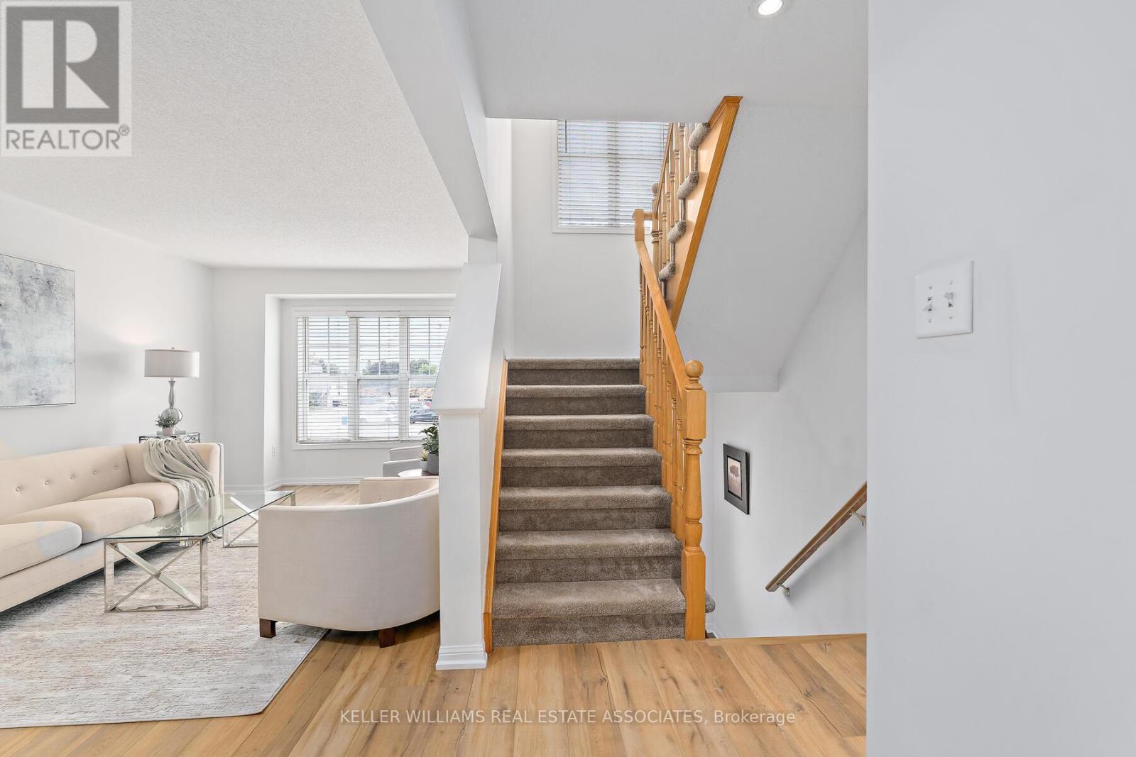 Photo 38 of 21 Seed House Lane, Halton Hills ON