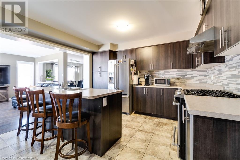 Photo 33 of 230 English Lane, Brantford ON