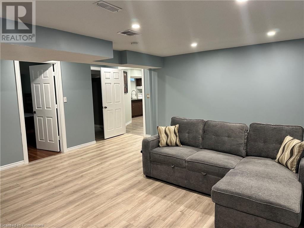 Photo 2 of 230 English Lane, Brantford ON
