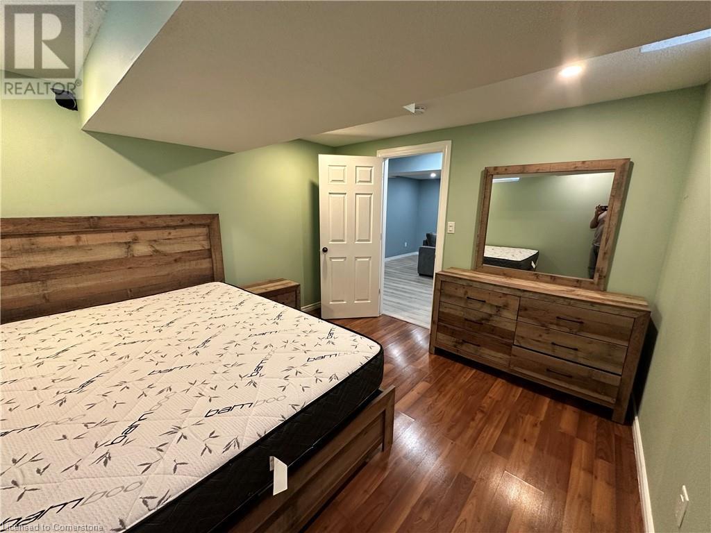 Photo 10 of 230 English Lane, Brantford ON