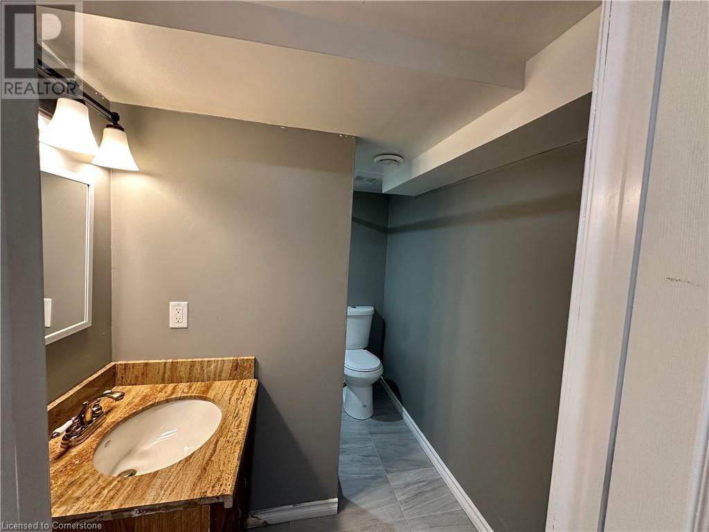 Photo 11 of 230 English Lane, Brantford ON
