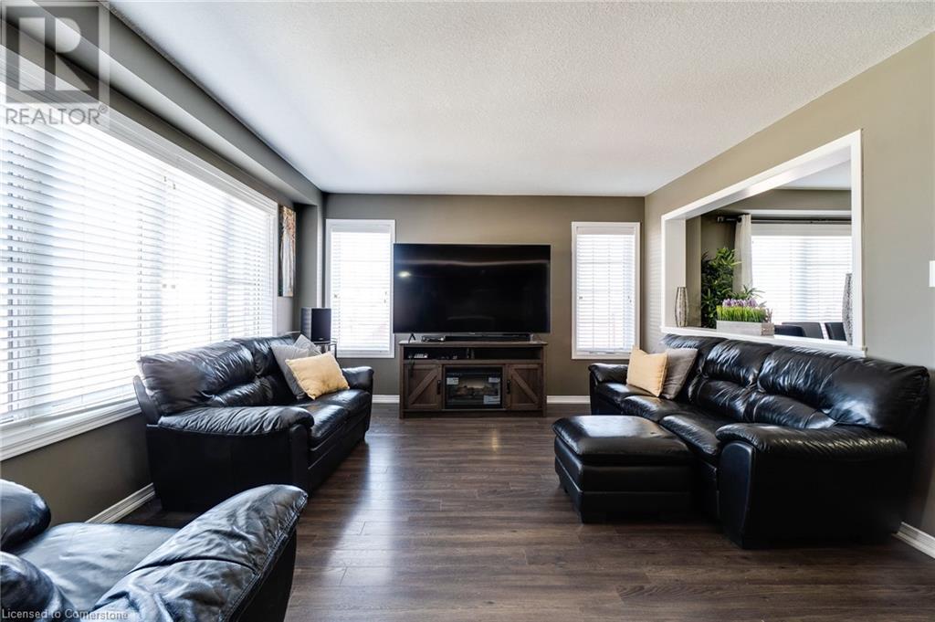 Photo 19 of 230 English Lane, Brantford ON