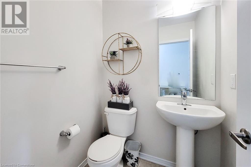 Photo 4 of 65 Cactus Crescent, Stoney Creek ON