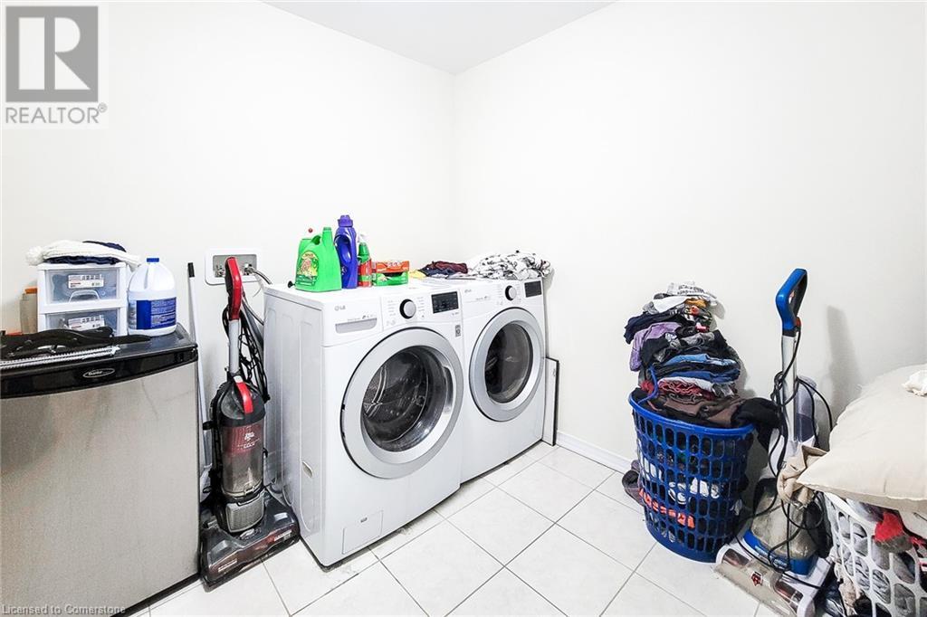 Photo 40 of 65 Cactus Crescent, Stoney Creek ON