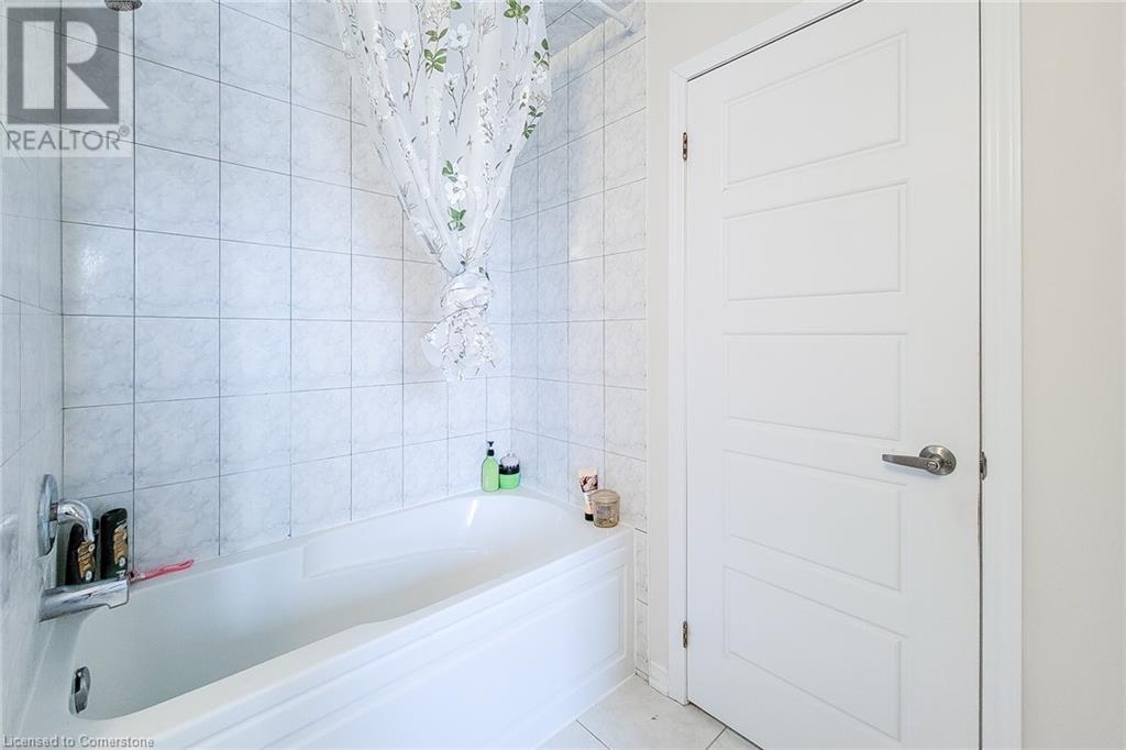 Photo 33 of 65 Cactus Crescent, Stoney Creek ON