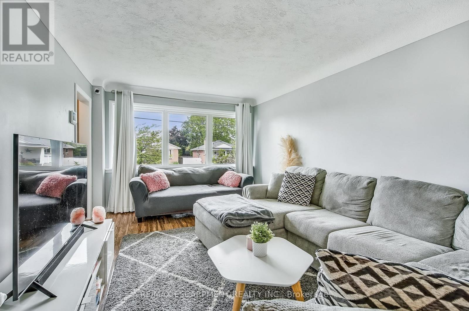 Photo 9 of 379 East 18th Street, Hamilton ON