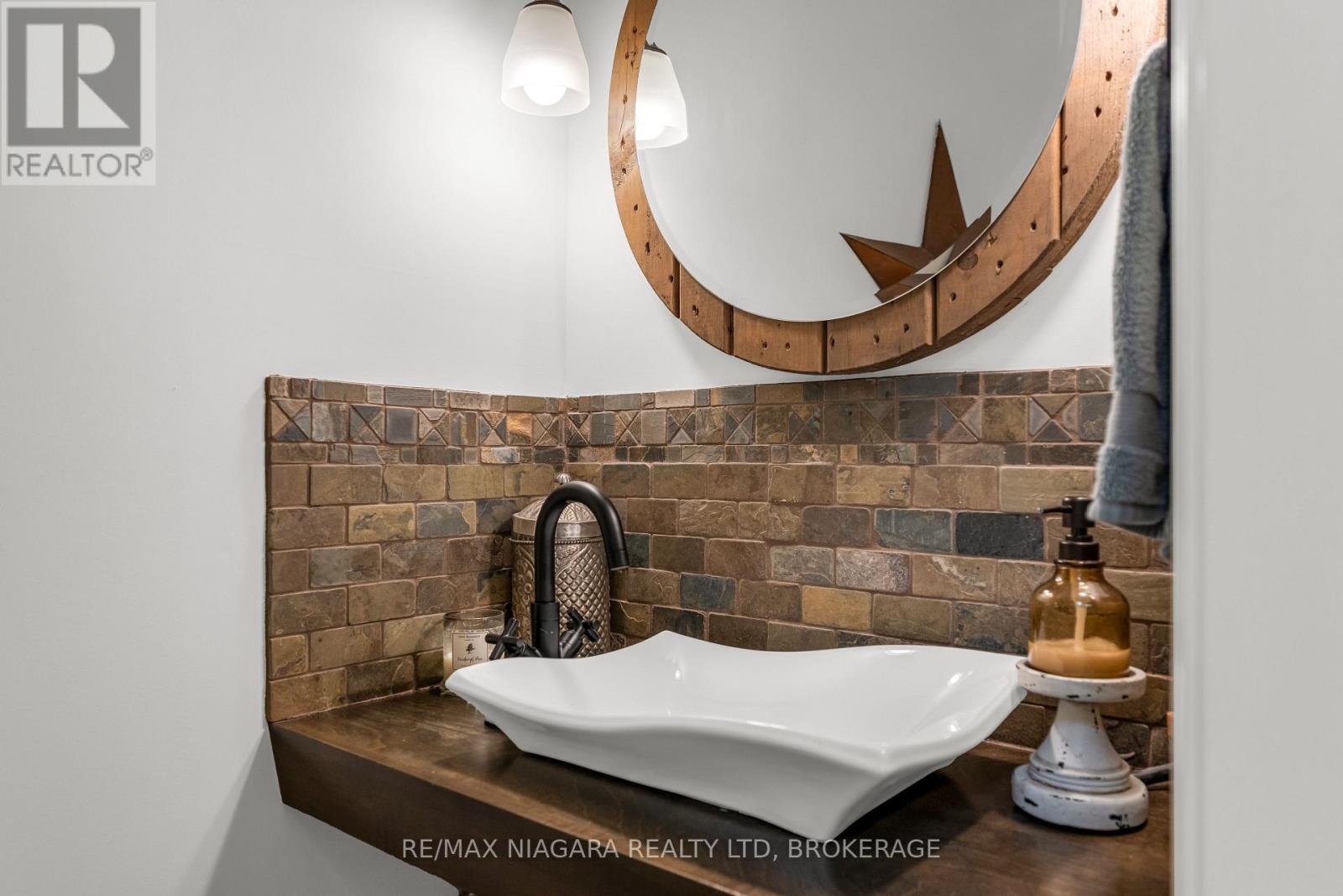 Photo 25 of 50836 Oreillys Road S, Wainfleet ON