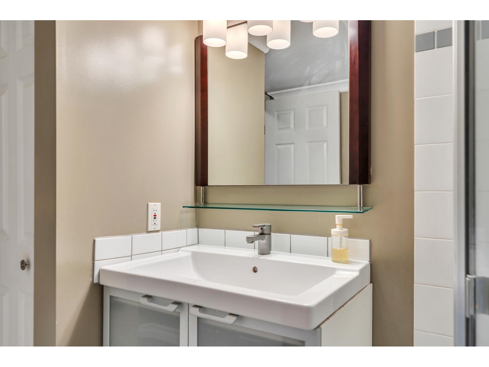 209 1273 MERKLIN STREET, White Rock