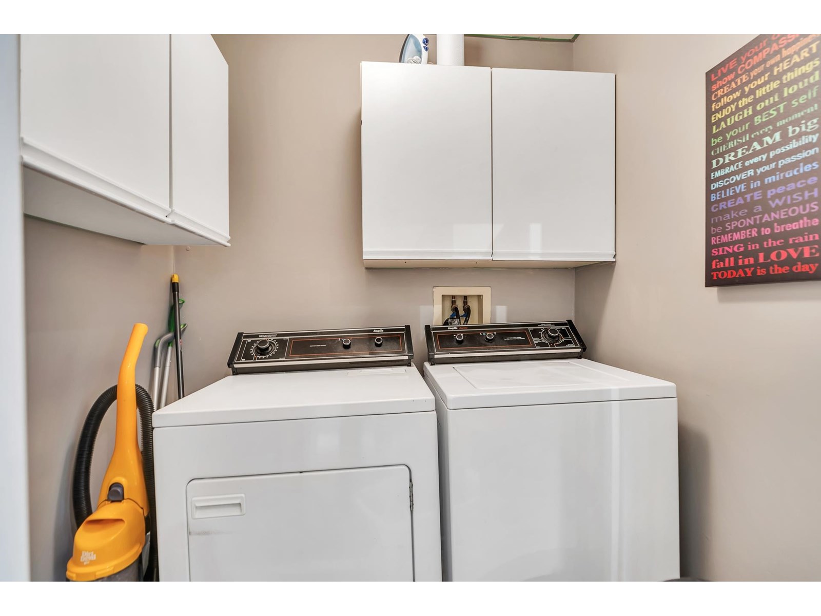209 1273 MERKLIN STREET, White Rock
