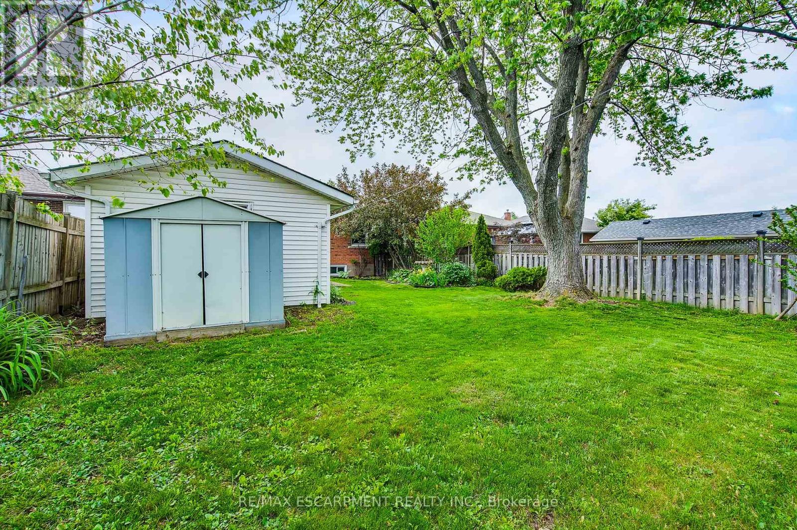 Photo 46 of 379 East 18th Street, Hamilton ON