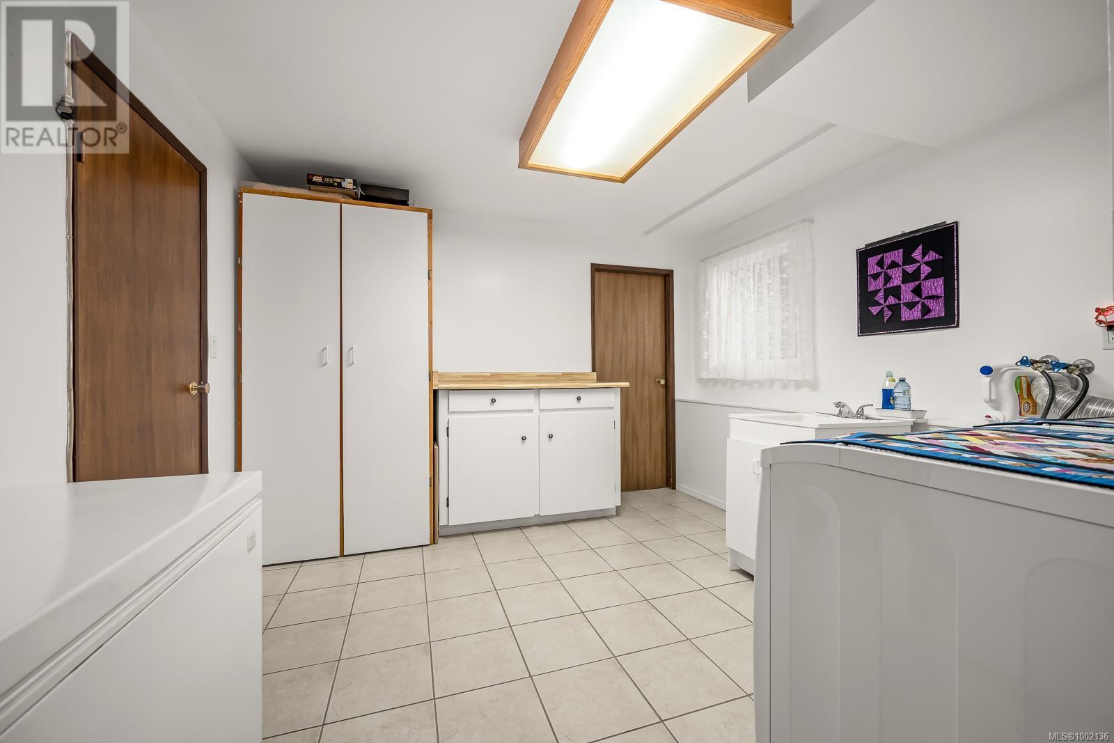 Photo 30 of 995 Mantle Dr, Courtenay BC